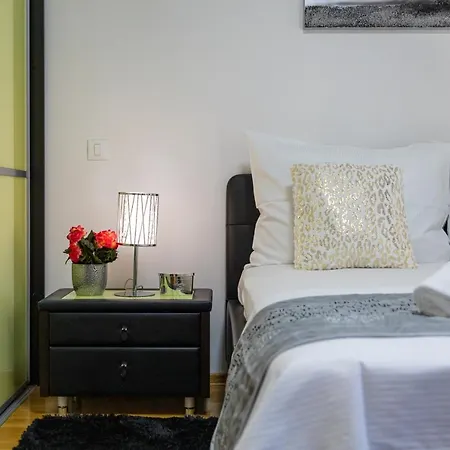 Apartment Luxury R&b ☆☆☆ *