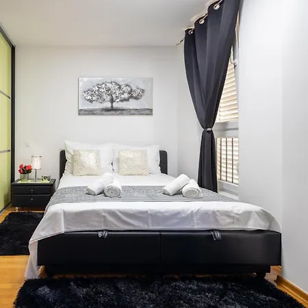 Luxury R&b ☆☆☆ Apartment Split