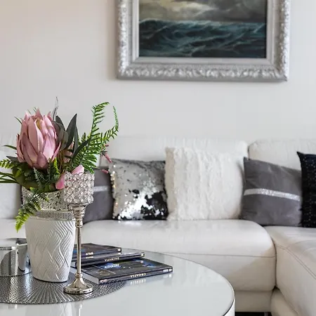 Luxury R&b ☆☆☆ Apartment Split